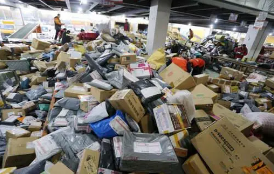 快递江湖**之争：顺丰通达百世谁更胜一筹？