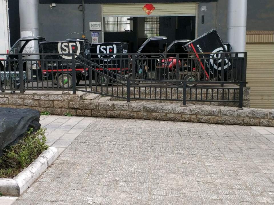 顺丰速运(昆明呈贡惠兰园营业点)