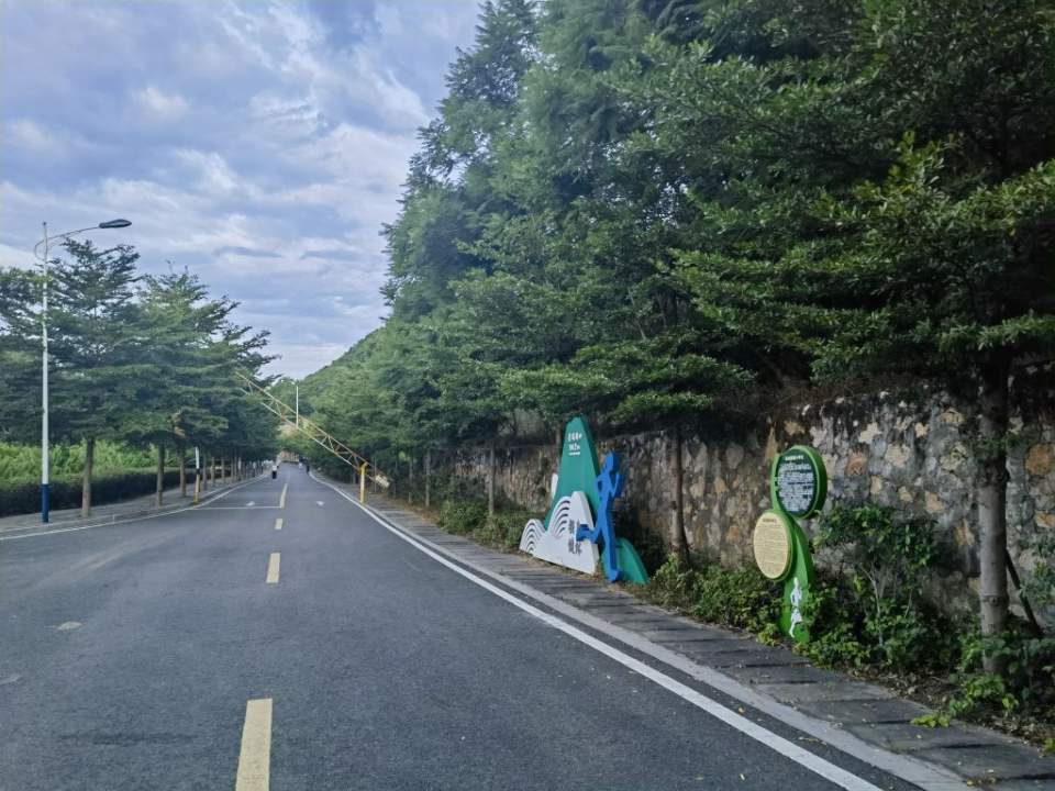 顺丰速运(攀枝花市西区苏铁东路营业点)