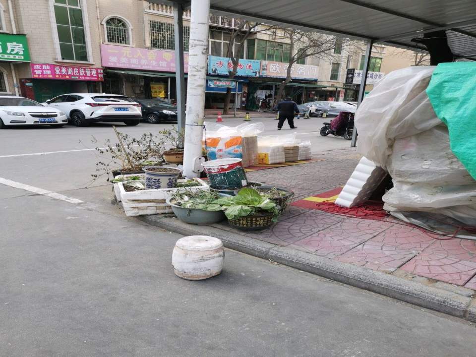 方圆物流(东建材店)