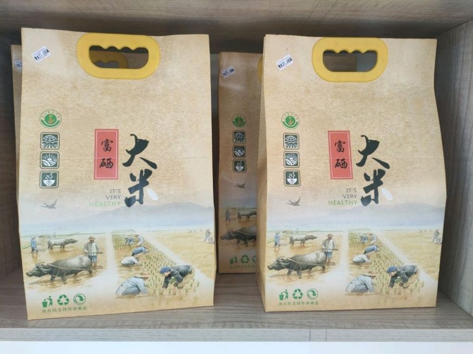 大烟筒龙湾物流